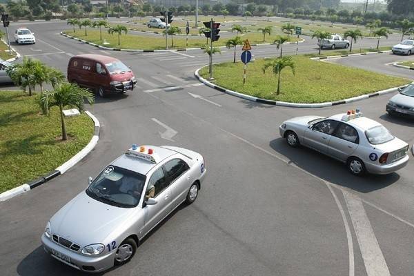 Bộ Xây dựng sửa đổi 8 thủ tục đường bộ, bãi bỏ nhóm thẩm tra viên an toàn giao thông