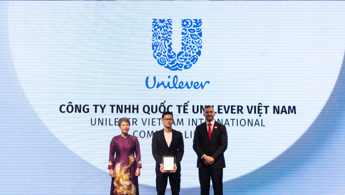 Unilever Việt Nam được vinh danh tại hai giải thưởng với các sáng kiến kết nối chuyển đổi xanh và chuyển đổi số