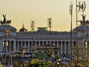 Italia mạnh tay với truyền hình lậu, thu giữ tài sản 650.000 euro