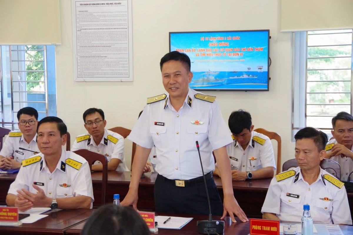 Vùng 2 Hải quân quyết liệt bảo vệ ngư trường khu vực biển giáp ranh
