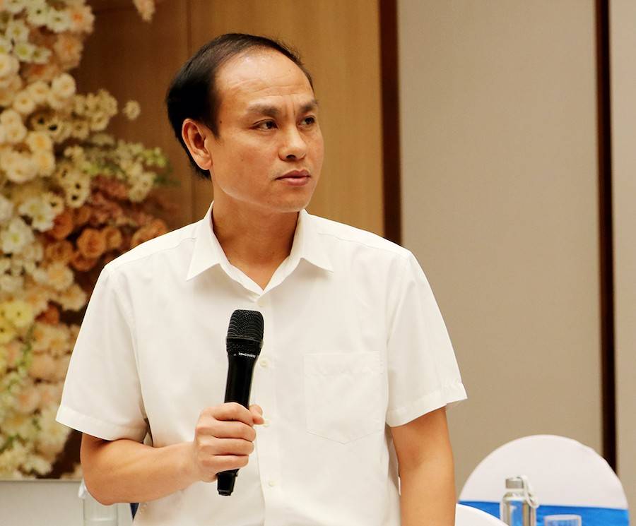 Ông Nguyễn Hồng Tuấn - Phó Giám đốc Sở Tài chính Nghệ An trả lời về nguồn kinh phí thực hiện các chính sách hỗ trợ tại Phiên giải trình