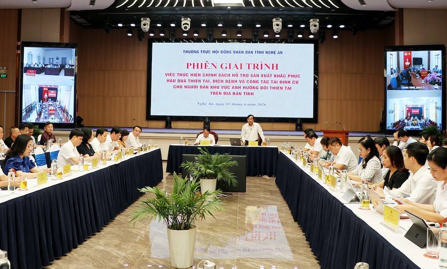 Thường trực HĐND tỉnh Nghệ An tổ chức Phiên giải trình về việc thực hiện chính sách hỗ trợ sản xuất khắc phục hậu quả thiên tai, dịch bệnh và công tác tái định cư cho người dân khu vực ảnh hưởng bởi thiên tai trên địa bàn tỉnh theo hình thức trực tiếp kết hợp trực tuyến đến điểm cầu các xã: Nhôn Mai, Lượng Minh, Tương Dương, Tam Quang, Tiền Phong, Mỹ Lý, Mậu Thạch, Tân Phú, Quỳnh Thắng. 