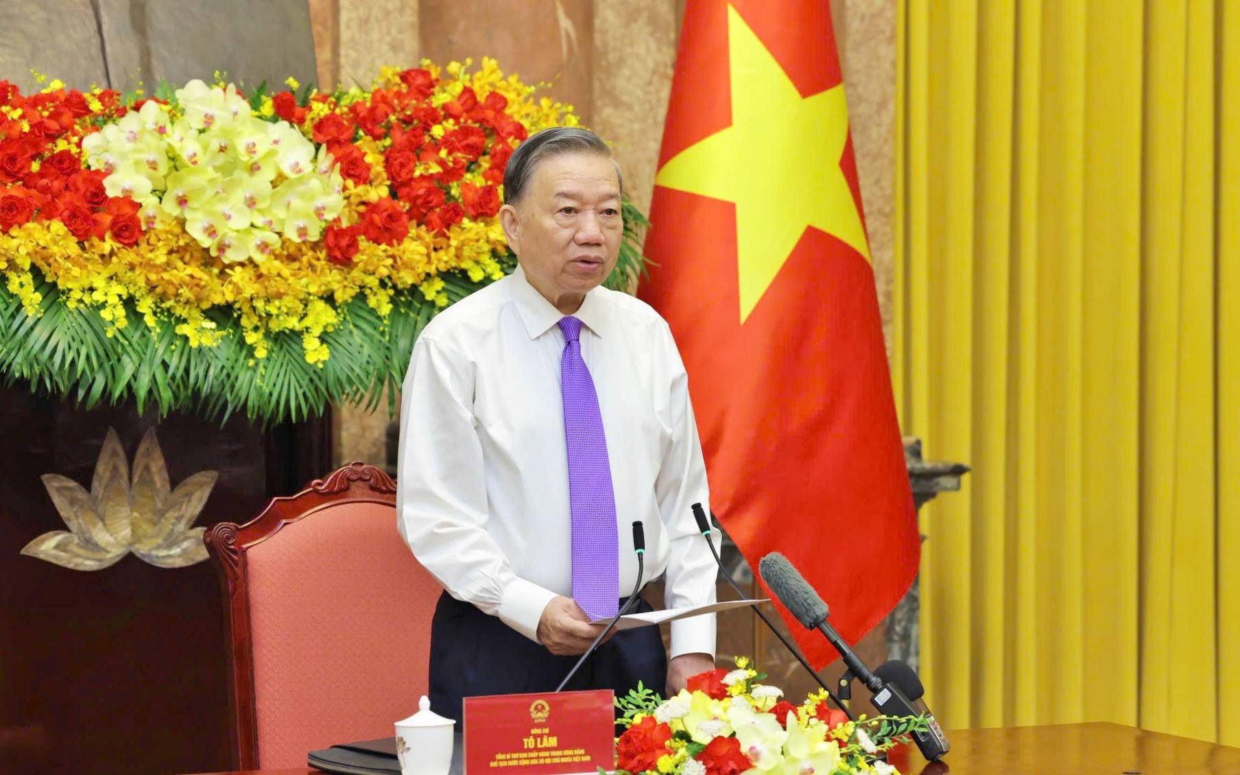 Bộ Chính trị đặt mục tiêu thu hút 300 tỷ USD vốn FDI trong 5 năm, ưu tiên dòng vốn công nghệ cao