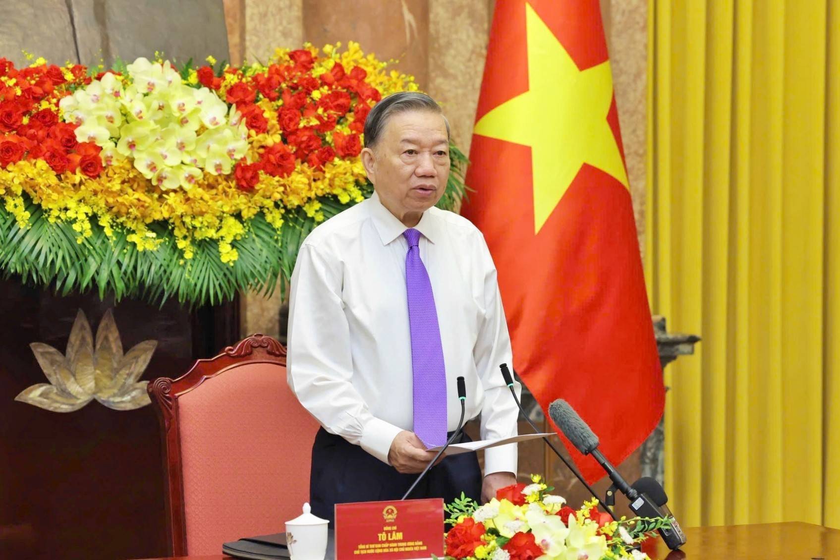 Bộ Chính trị đặt mục tiêu thu hút 300 tỷ USD vốn FDI trong 5 năm, ưu tiên dòng vốn công nghệ cao