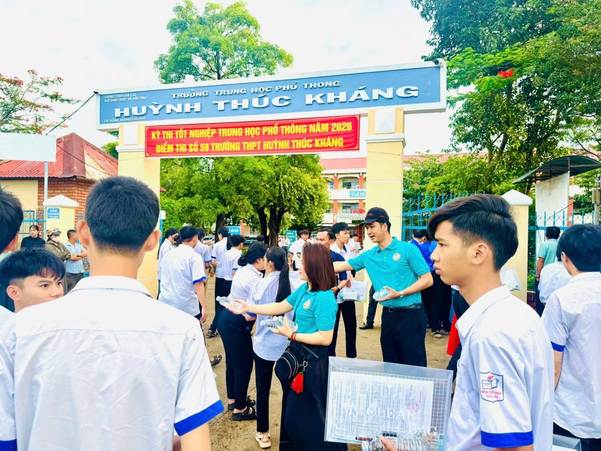“Tiếp sức mùa thi” được Đoàn trường