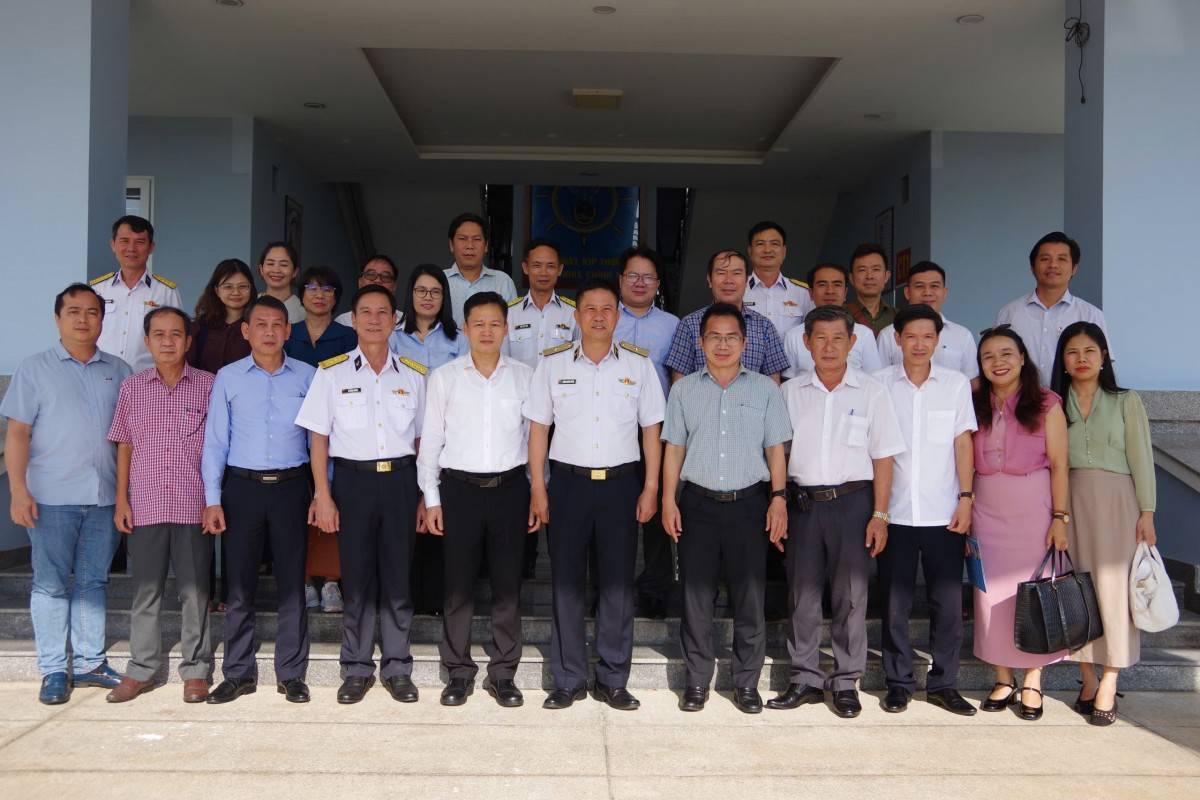 Đoàn công tác Báo chí Trung ương phía Nam tìm hiểu thực tế tại vùng cảnh sát biển 3 và vùng 2 Hải Quân