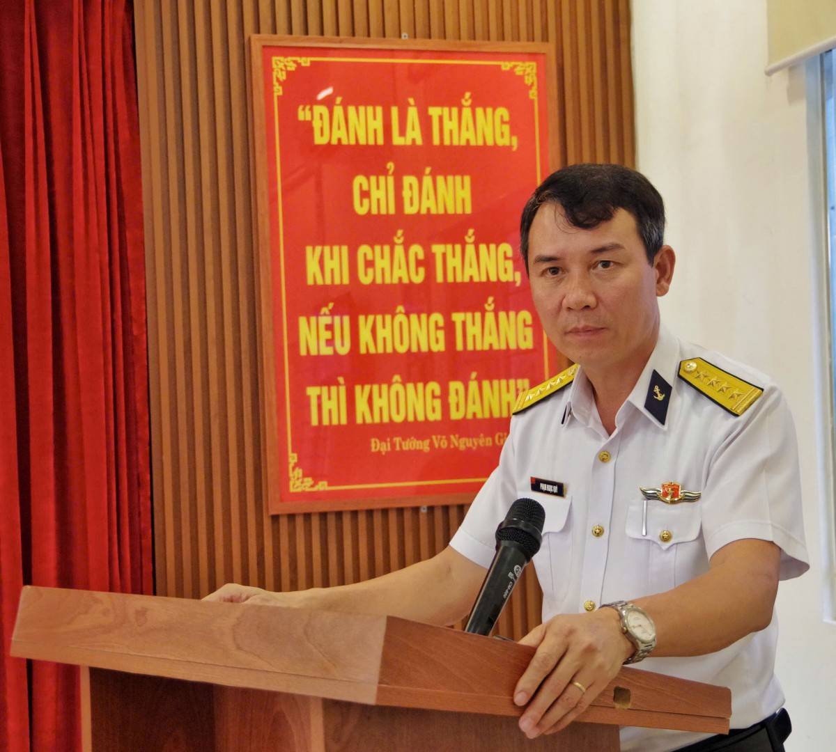 Đoàn công tác Báo chí Trung ương phía Nam tìm hiểu thực tế tại vùng cảnh sát biển 3 và vùng 2 Hải Quân