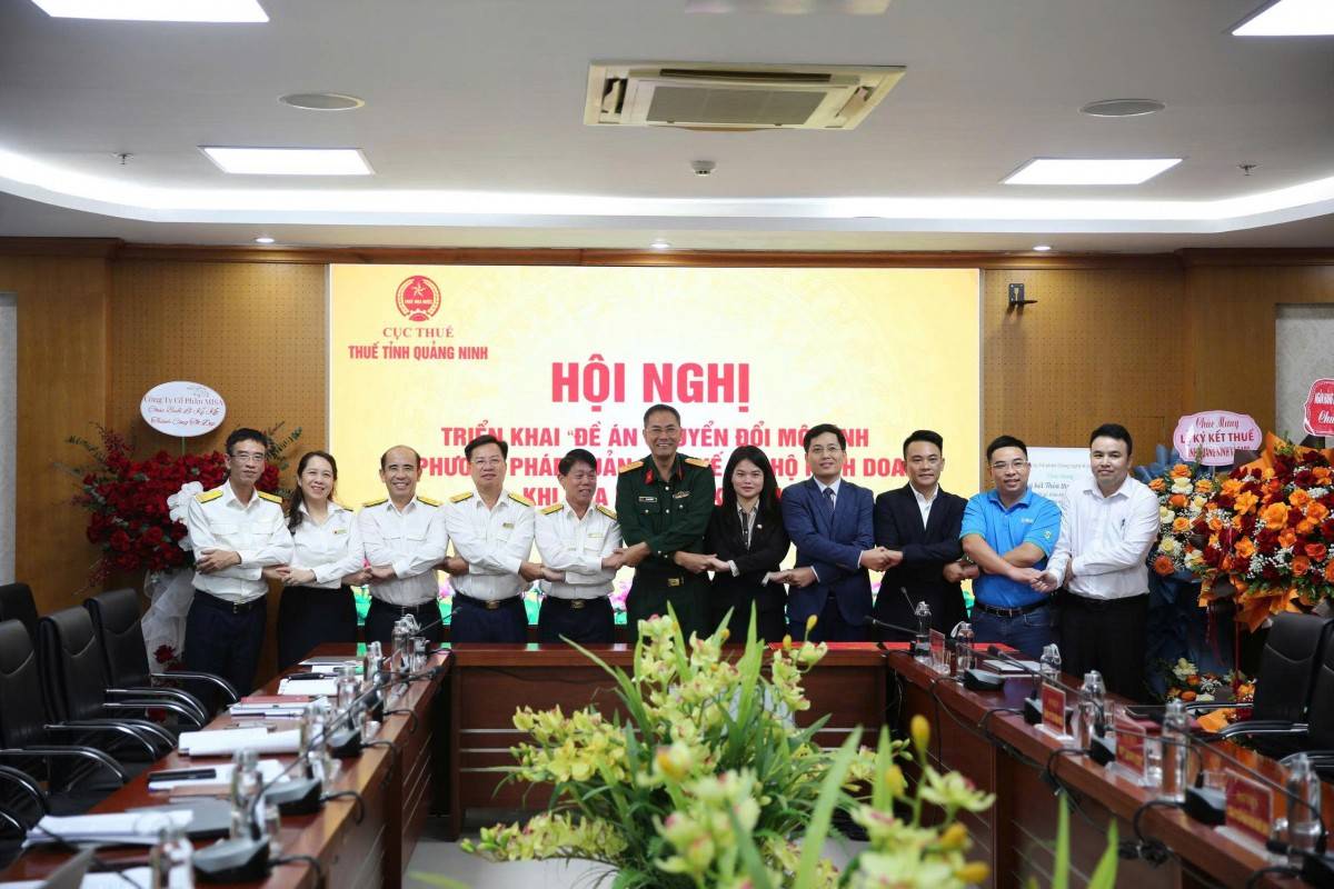 Để quá trình chuyển đổi diễn ra thuận lợi, Thuế tỉnh Quảng Ninh đã triển khai một loạt giải pháp đồng bộ và kịp thời nhằm hỗ trợ các hộ kinh doanh, trong đó việc cung cấp phần mềm kê khai thuế và hóa đơn điện tử miễn phí trong năm đầu tiên