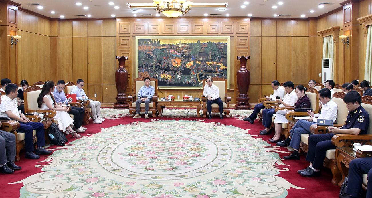 Quang cảnh buổi làm việc