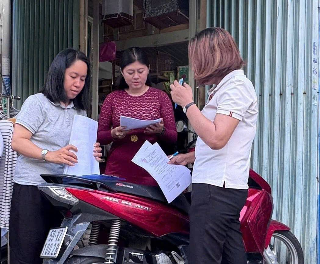 Từ ngày 13/6/2026, các khu phố đồng loạt phát phiếu lấy ý kiến đến đại diện hộ gia đình thường trú. 