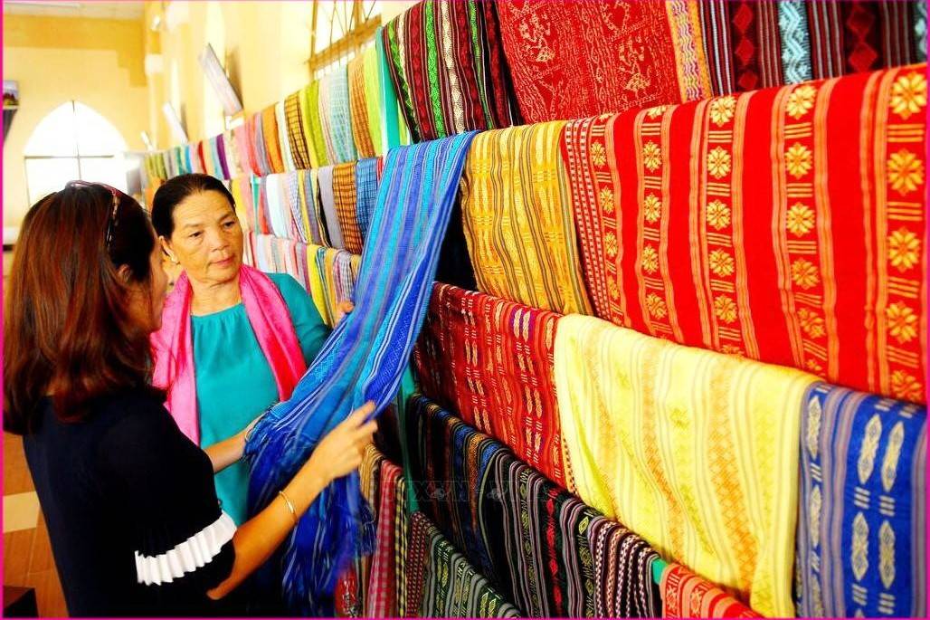 Làng dệt Mỹ Nghiệp – biểu tượng thổ cẩm Chăm Pa rực rỡ