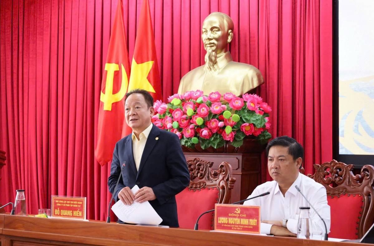 Ông Đỗ Quang Hiển, nhà sáng lập, Chủ tịch điều hành T&T Group phát biểu tại buổi làm việc với Thường trực Tỉnh ủy Đắk Lắk.