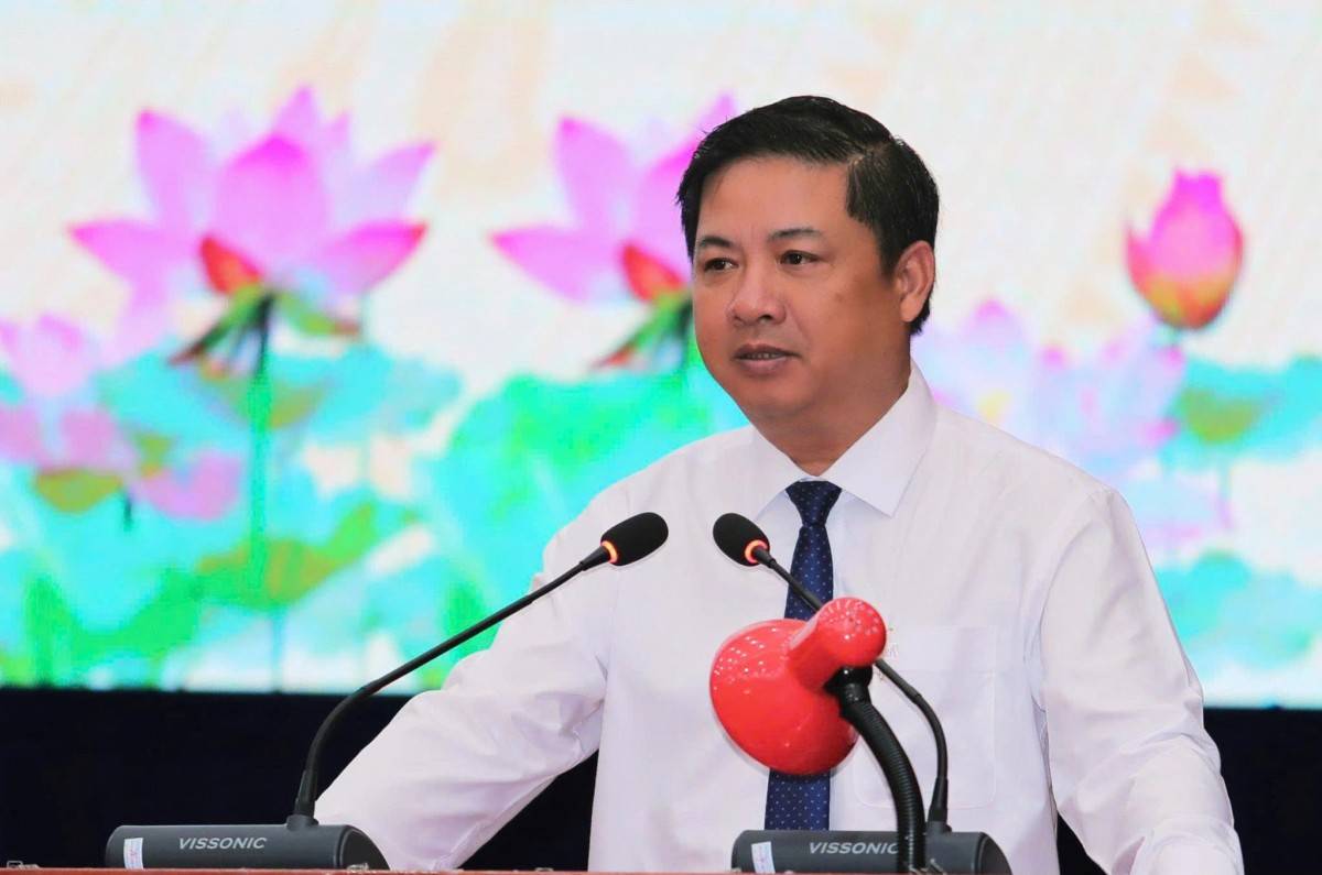 Bí thư Tỉnh ủy Đắk Lắk Lương Nguyễn Minh Triết phát biểu giao nhiệm vụ cho các cán bộ được điều động, bổ nhiệm.