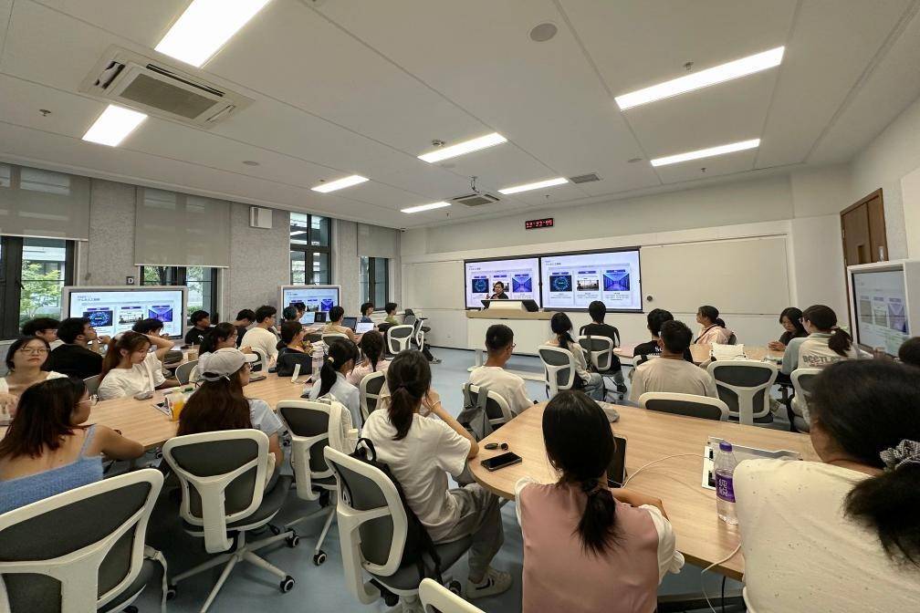 Trung Quốc đang thực hiện cuộc tái cấu trúc giáo dục lớn nhất nhiều thập kỷ, điều chỉnh hơn 30% chương trình đại học để đáp ứng nền kinh tế AI.