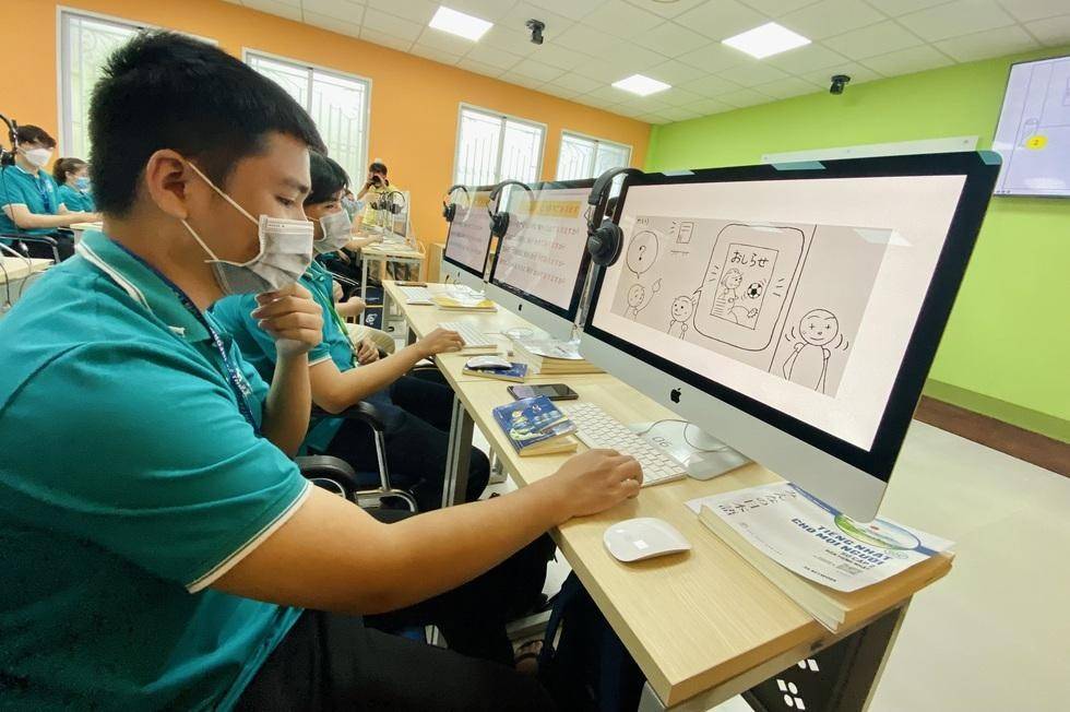 Từ xe tự lái đến đô thị thông minh, Trung Quốc đang biến AI từ công nghệ thử nghiệm thành hạ tầng quốc gia. Cuộc đua AI không chỉ là cuộc đua công nghệ mà còn là cuộc đua về năng lực quản trị và đào tạo nhân tài.