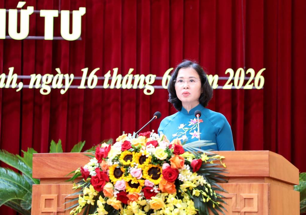 Đồng chí Trịnh Thị Minh Thanh, Phó Bí thư Thường trực Tỉnh ủy, Chủ tịch HĐND tỉnh, phát biểu khai mạc Kỳ họp.