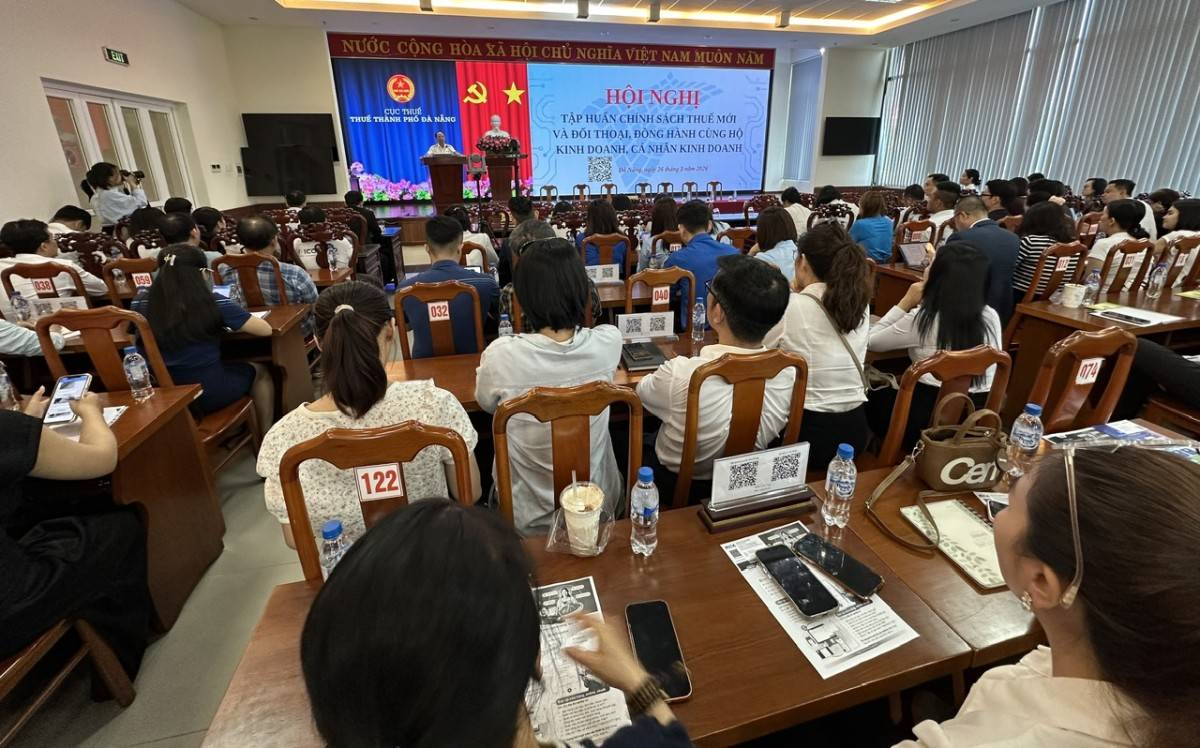 Thuế thành phố Đà Nẵng đối thoại, tháo gỡ vướng mắc về chính sách thuế, hóa đơn điện tử và chuyển đổi phương thức quản lý đối với doanh nghiệp, hộ kinh doanh.