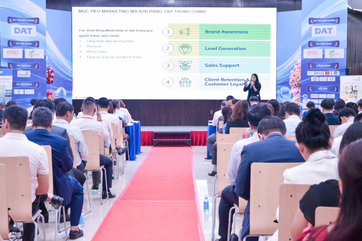 Diễn giả Nông Thị Thìn, chuyên gia tư vấn Marketing B2B, đại diện Công ty Cổ phần Cloud Circus