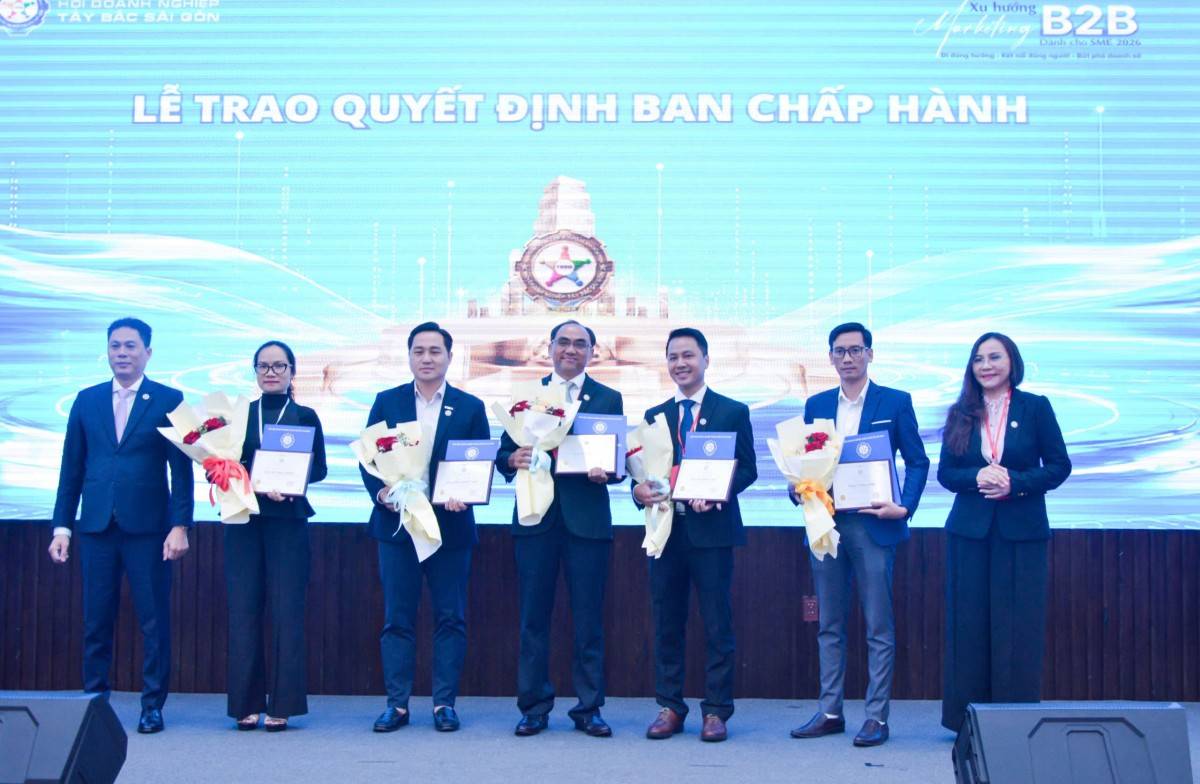 Hội cũng công bố quyết định công nhận 05 ủy viên Ban Chấp hành mới.