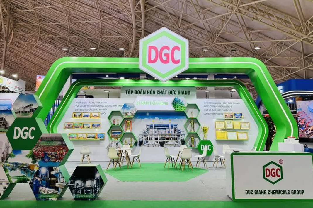 Hóa chất Đức Giang kiện toàn ban điều hành, bổ nhiệm hai Phó Tổng giám đốc thế hệ 8X