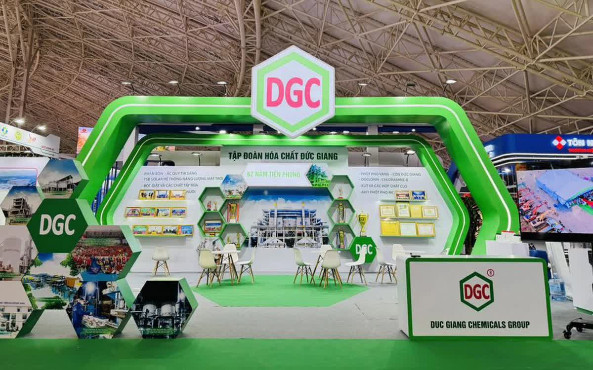 Hóa chất Đức Giang kiện toàn ban điều hành, bổ nhiệm hai Phó Tổng giám đốc thế hệ 8X