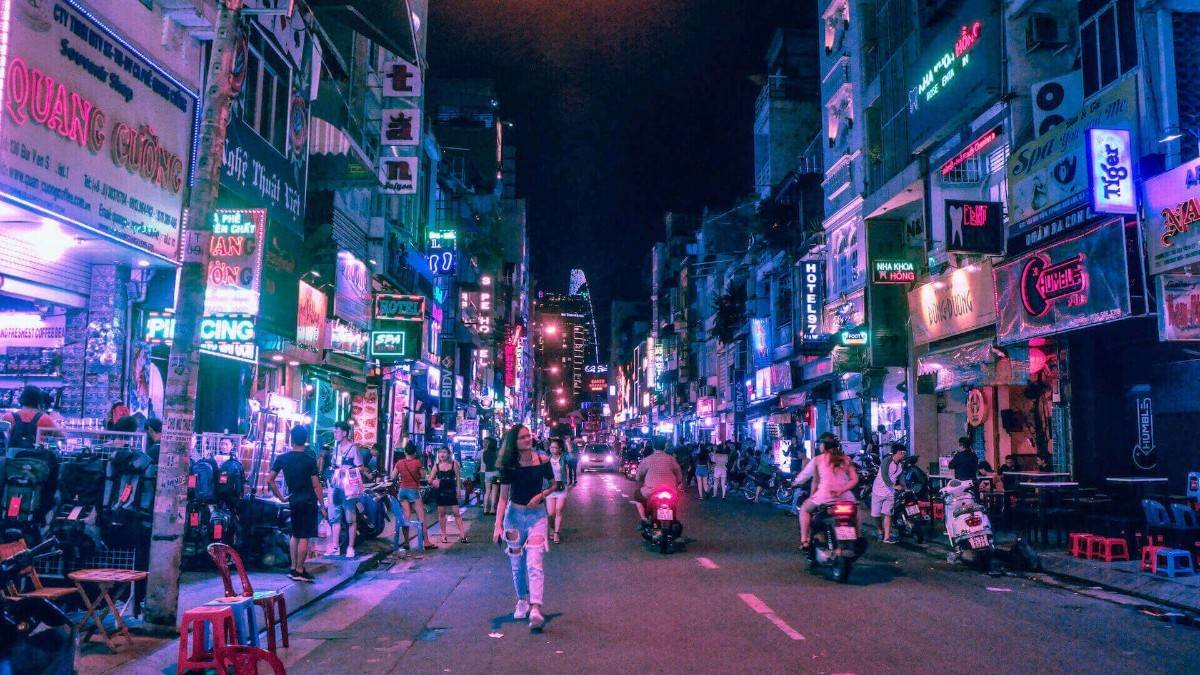 Hà Nội ban hành nghị quyết mới thúc đẩy kinh tế đêm mở rộng hoạt động toàn thành phố