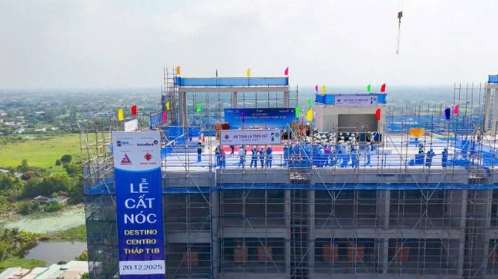 Tháp T1B thuộc dự án Destino Centro cất nóc hồi tháng 12/2025