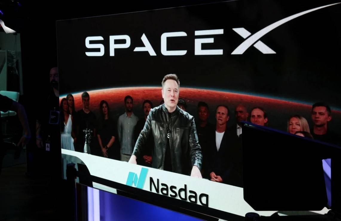Cổ phiếu SpaceX tăng gần 20% trong phiên giao dịch đầu tiên trên sàn Nasdaq. (Ảnh: Reuters)