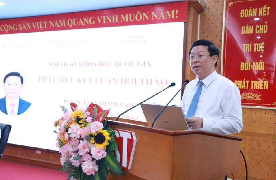 Đồng chí Trần Thanh Lâm, Ủy viên Trung ương Đảng, Phó Trưởng Ban Tuyên giáo và Dân vận Trung ương phát biểu 