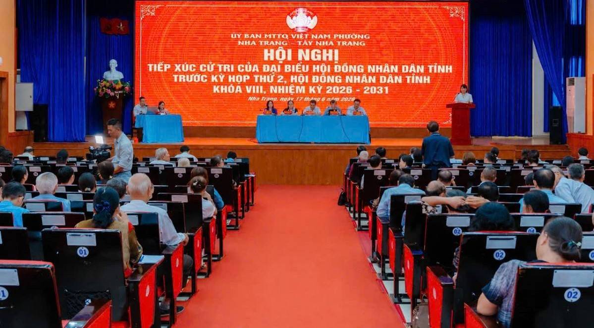 Bí thư Tỉnh ủy Khánh Hòa Trần Phong tiếp xúc cử tri tại hai phường Nha Trang và Tây Nha Trang