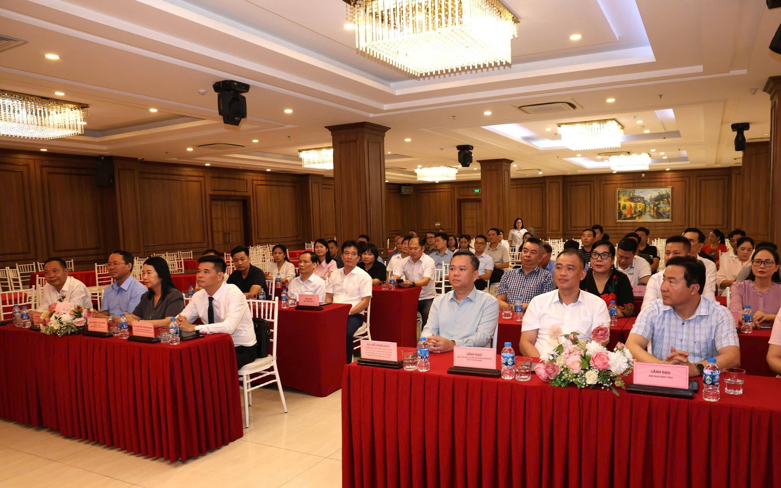 Các đại biểu tham dự hội nghị