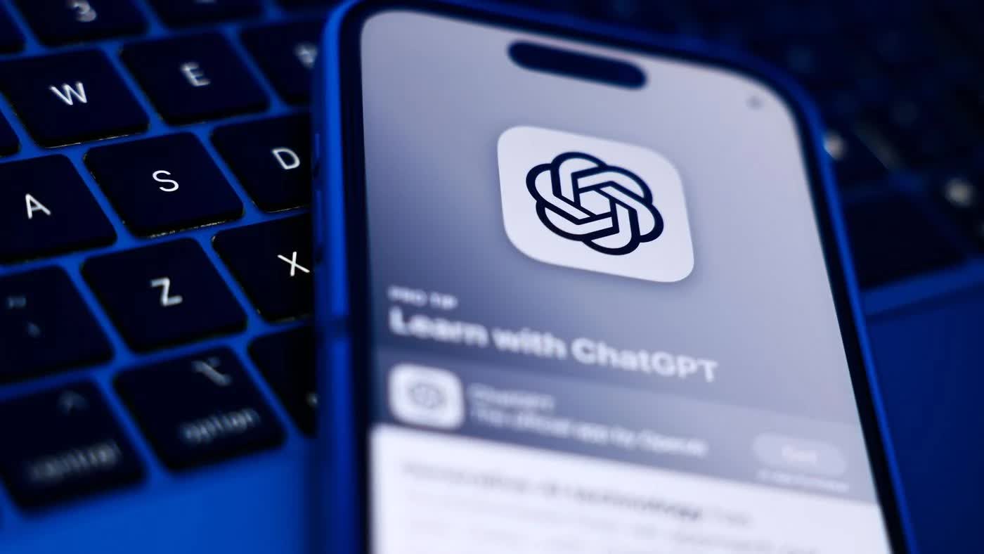 ChatGPT lần đầu mất mốc 50% thị phần, Gemini và Claude tăng tốc