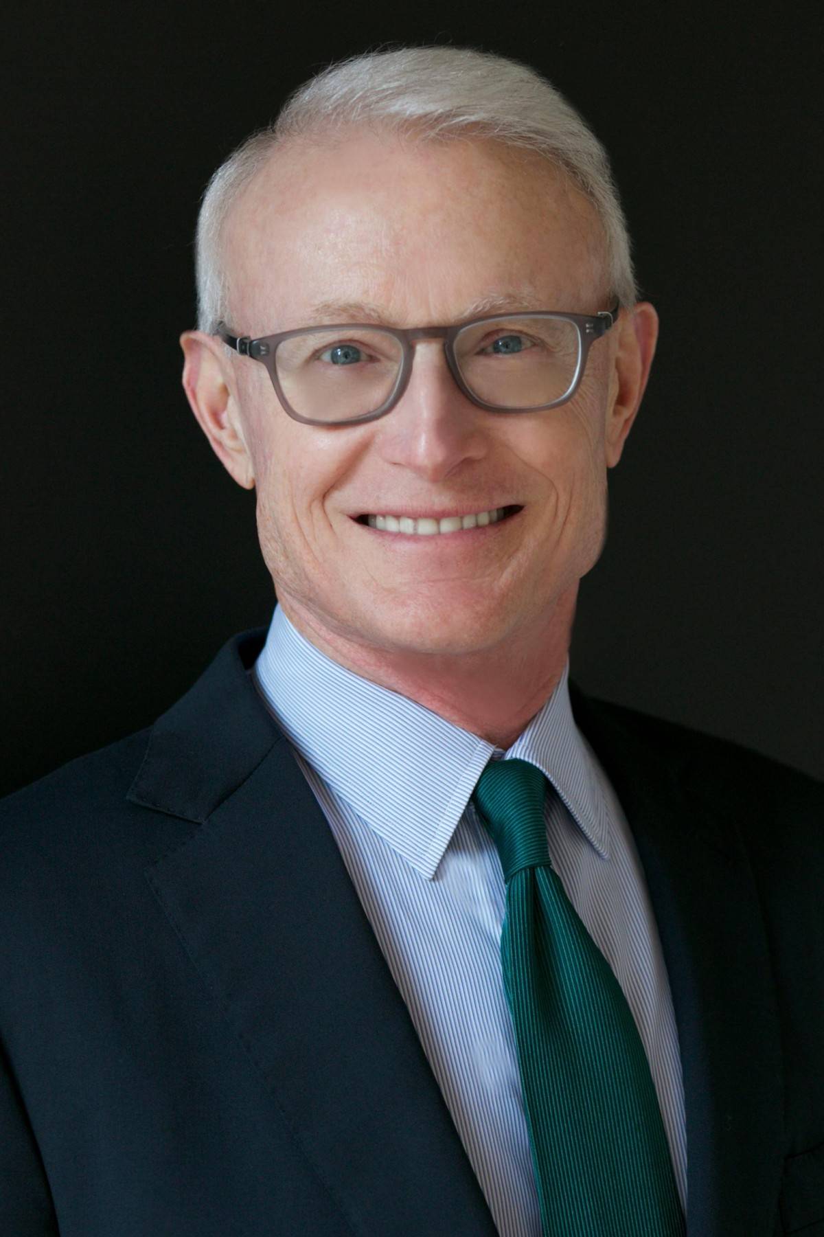 Giáo sư Michael Porter cho rằng lợi thế cạnh tranh quốc gia không đến từ tài nguyên thiên nhiên, mà đến từ khả năng đổi mới, nâng cấp công nghệ và tham gia sâu vào chuỗi giá trị toàn cầu.