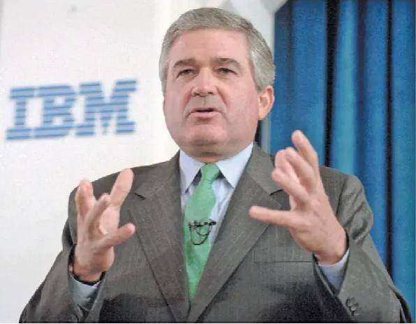 IBM sống sót nhờ bí mật: dám từ bỏ chính mình