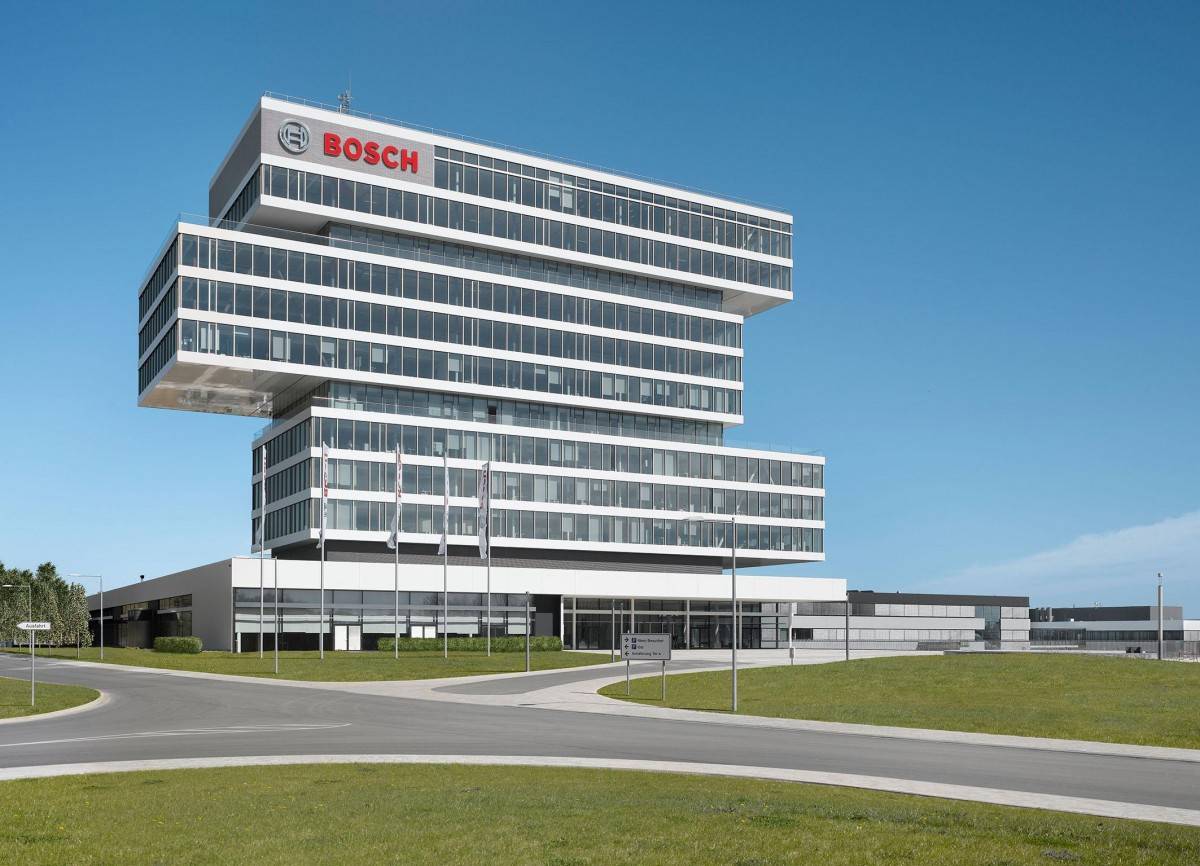 Sau gần 140 năm phát triển, Bosch trở thành tập đoàn công nghệ toàn cầu với hàng trăm nghìn nhân viên, nhưng vẫn giữ nguyên giá trị cốt lõi mà Robert Bosch đặt ra từ ngày đầu thành lập: xây dựng niềm tin bằng chất lượng và trách nhiệm.