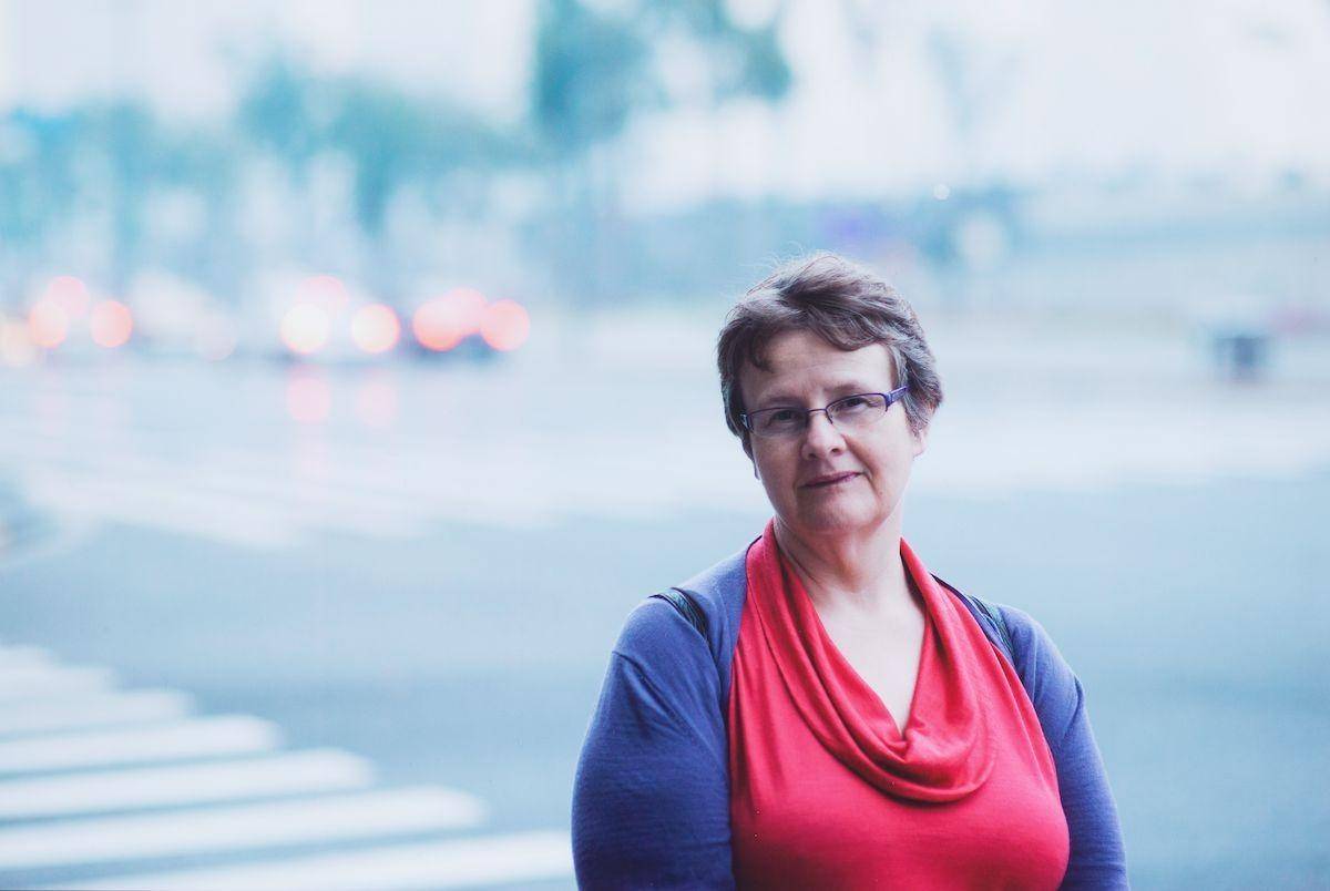 Bà Margaret Simons, cây bút bình luận truyền thông nổi tiếng của tờ Guardian, theo bà, tương lai của báo chí phụ thuộc vào khả năng xây dựng cộng đồng độc giả trung thành chứ không chỉ sản xuất nội dung.