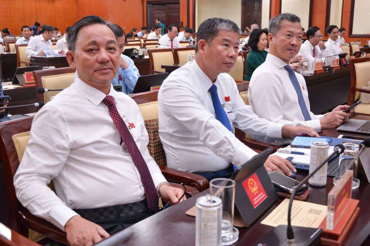 Các đại biểu tham dự kỳ họp. Ảnh- Bích Liên