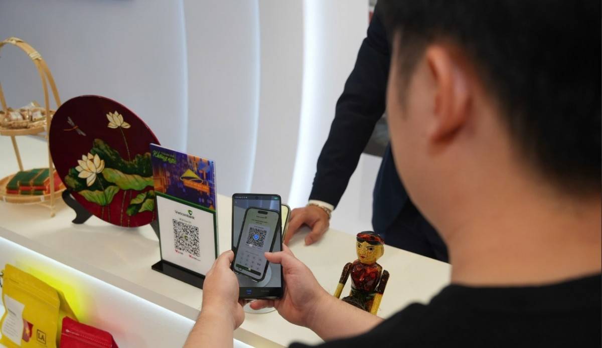 Từ đầu tháng 4-2026, du khách Trung Quốc có thể sử dụng ví điện tử Alipay để thanh toán hàng hóa, dịch vụ tại Việt Nam thông qua hệ thống QR. 