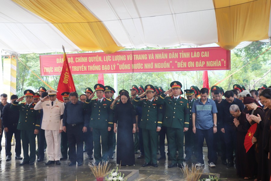 Lào Cai truy điệu, an táng 9 hài cốt liệt sĩ hy sinh bảo vệ biên giới phía Bắc