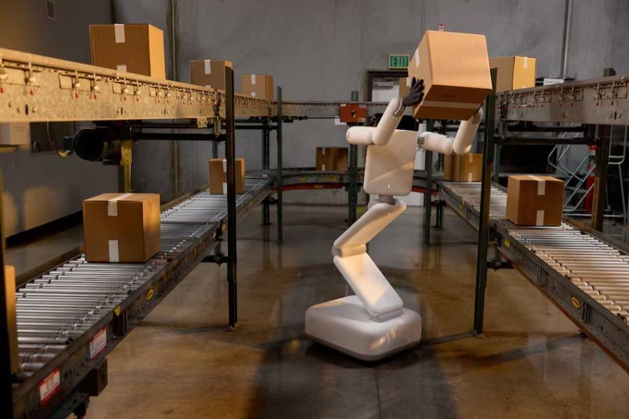 Robot được thiết kế để làm việc trong nhà máy, kho vận và phòng thí nghiệm – những nơi đang thiếu hụt lao động nghiêm trọng.