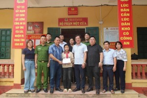 Những người “giữ lửa” vùng xa