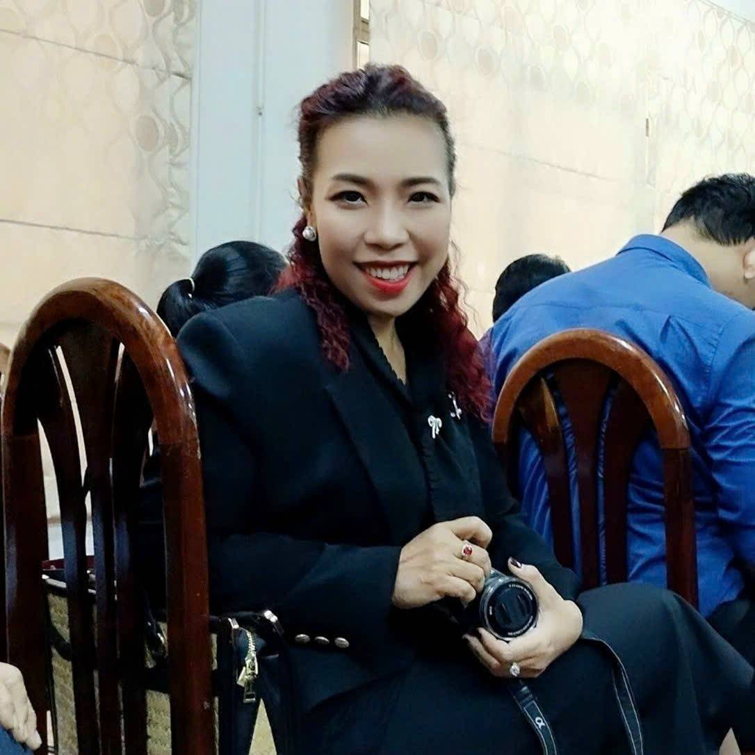 Phóng viên Uyển Nhi