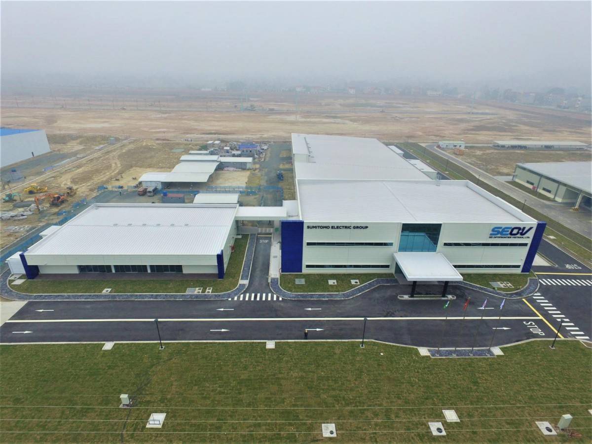 Sumitomo Electric Industries là nhà cung cấp cáp quang, vật liệu bán dẫn và linh kiện công nghiệp cho nhiều tập đoàn công nghệ toàn cầu.