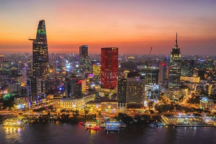 "Bàn tiệc" vỉa hè hút gần 200.000 tỷ đồng, lọt Top 6 thế giới