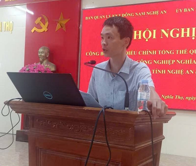 Ông Nguyễn Văn Nam - Phó Chủ tịch UBND xã Nghĩa Thọ phát biểu tại hội nghị