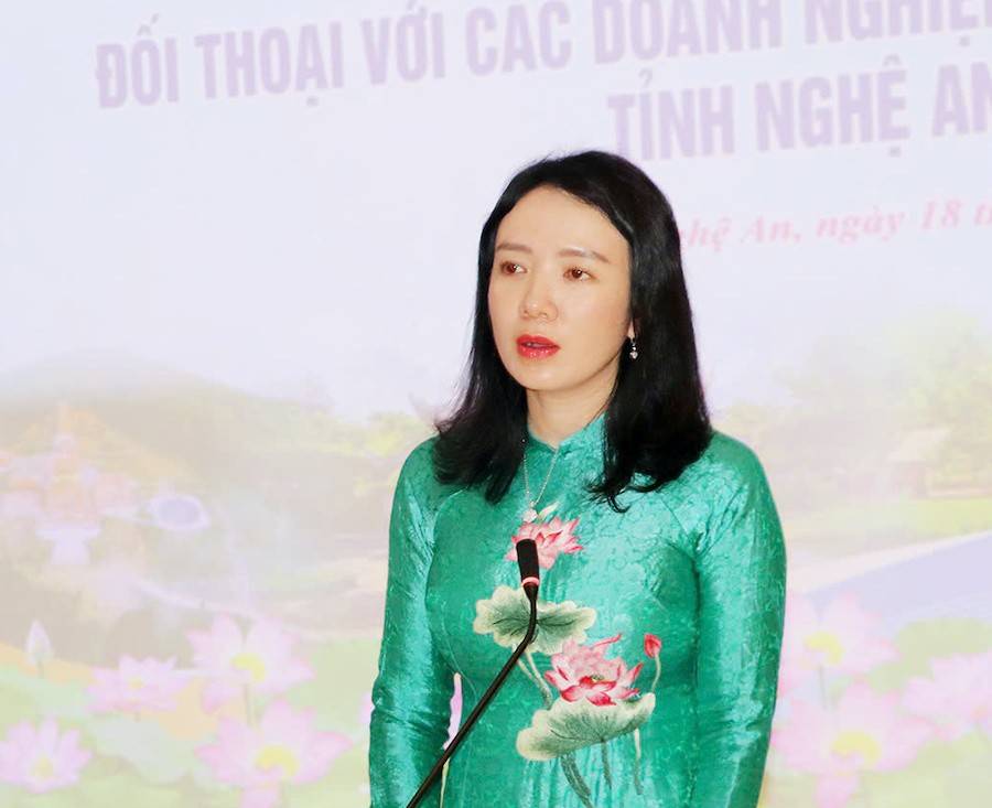 Bà Trần Thị Mỹ Hạnh - Giám đốc Sở Văn hóa, Thể thao và Du lịch Nghệ An phát biểu tại hội nghị