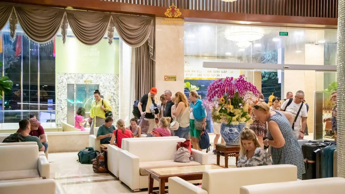 Kinh tế đêm: Động lực mới bên dòng sông Hậu