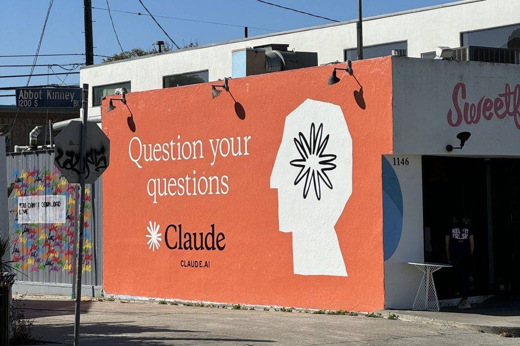 Claude gặp sự cố diện rộng, nhiều dịch vụ AI bị gián đoạn