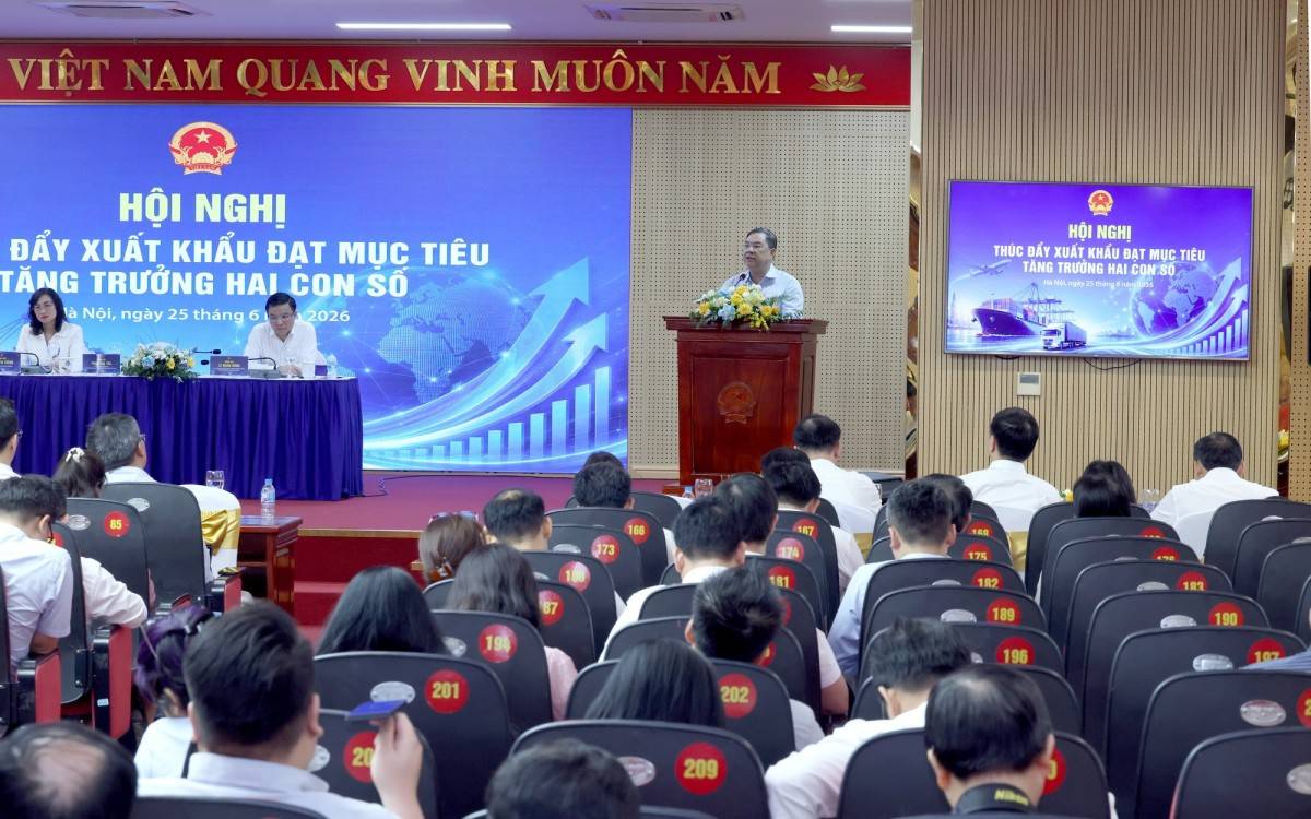Xuất khẩu bứt tốc hai con số cần doanh nghiệp làm trung tâm và thị trường dẫn dắt