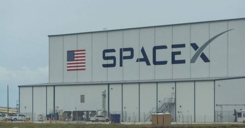 SpaceX muốn cạnh tranh thị trường di động Mỹ